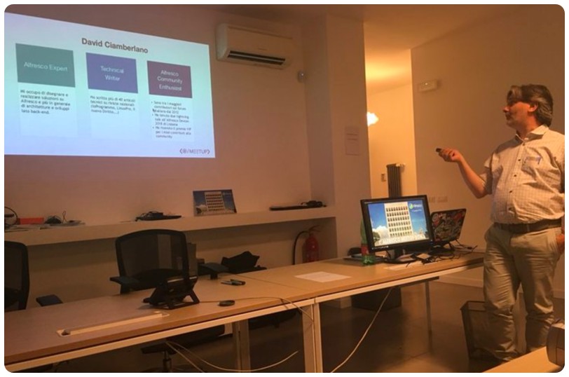 Il mio alter-ego che presenta il mio talk