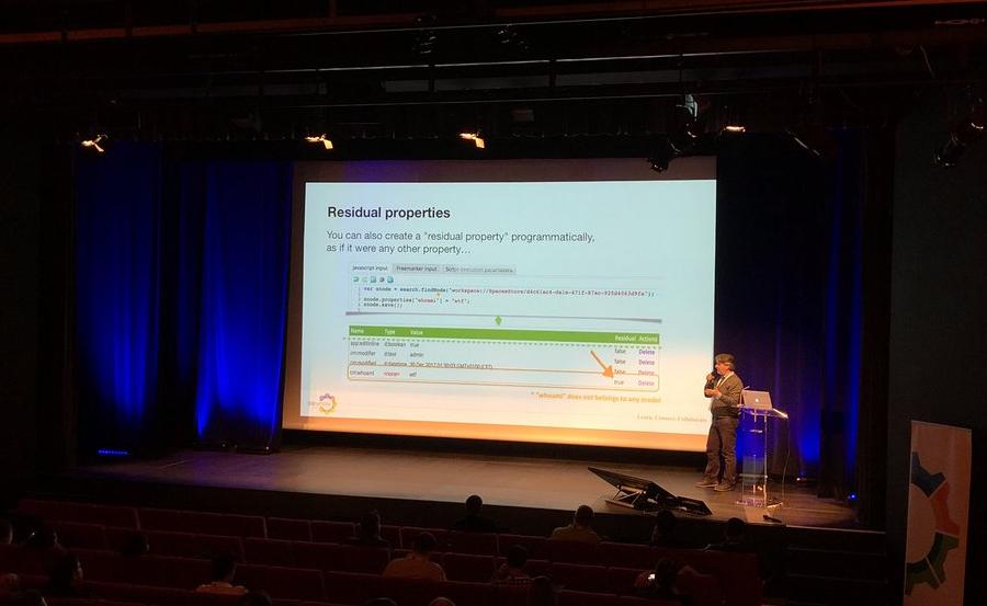 Io durante uno dei miei lightning talk